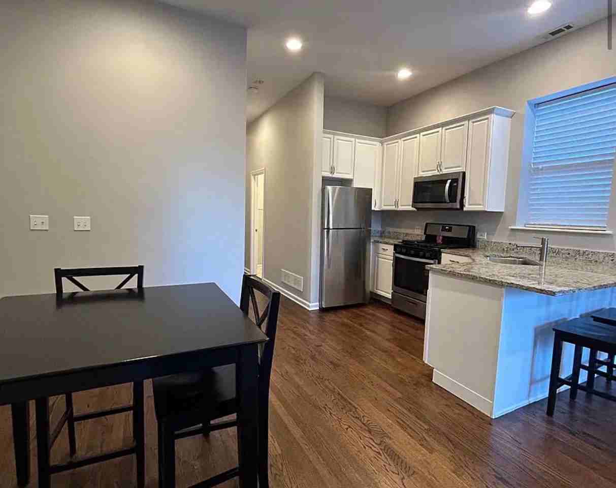 3232 S Wells St #2F - Photo 2 of 13