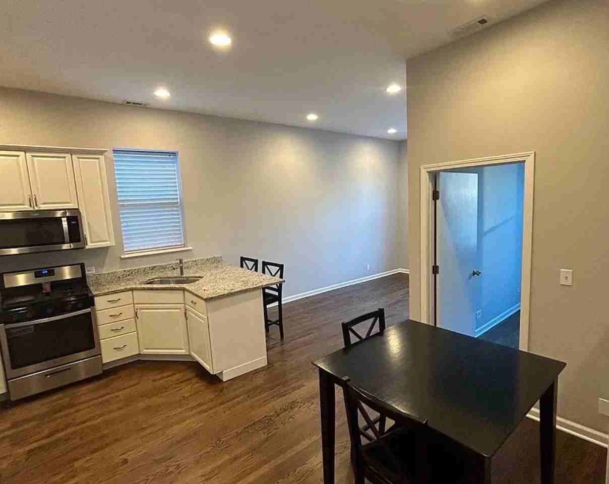 3232 S Wells St #2F - Photo 4 of 13