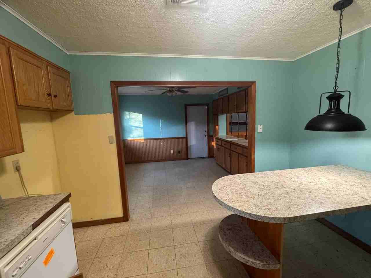 196 Burney Dr - Photo 2 of 8