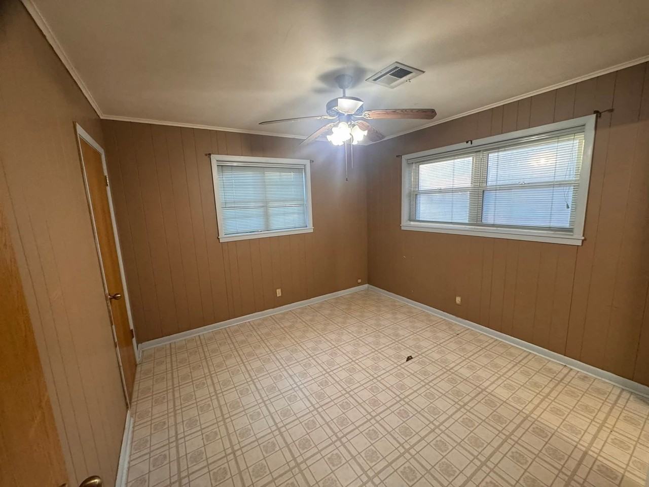 196 Burney Dr - Photo 3 of 8