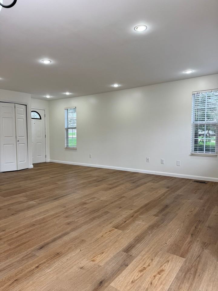 249 Brookwood Dr #2 - Photo 3 of 19