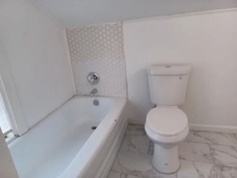 4801 Glenwood Ave Se - Photo 3 of 7