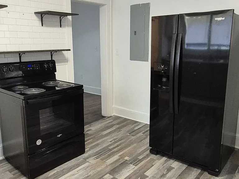 4801 Glenwood Ave Se - Photo 7 of 7