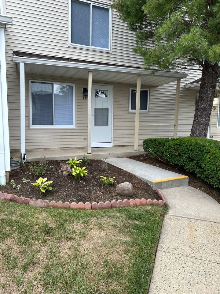 13 Inwood Ter - Photo 2 of 17