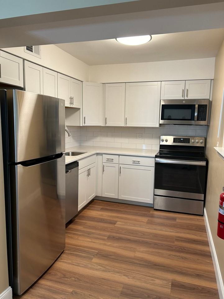 13 Inwood Ter - Photo 7 of 17