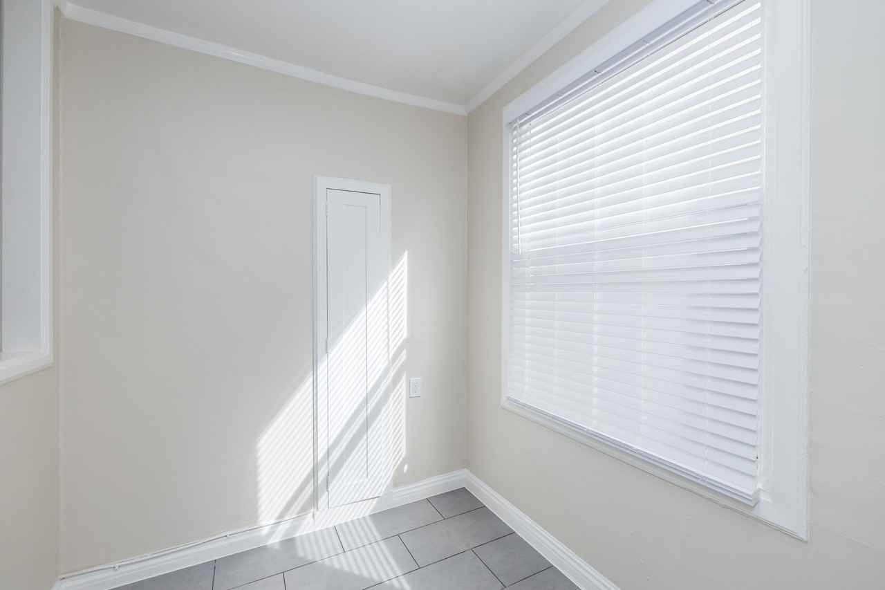 226 Athol - Photo 5 of 45