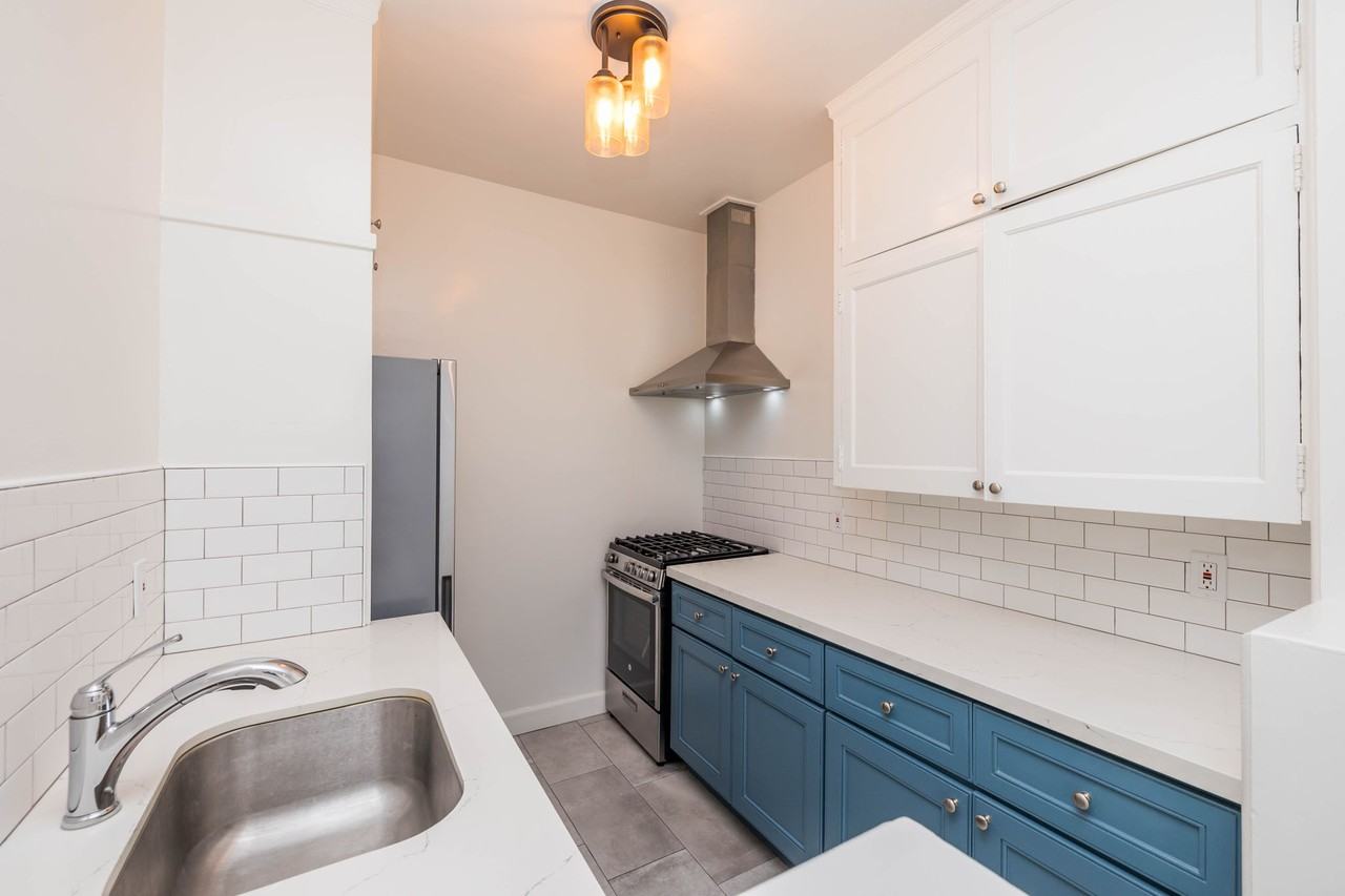 226 Athol - Photo 2 of 24