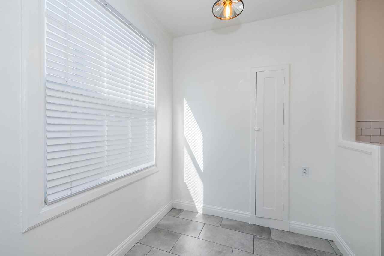226 Athol - Photo 4 of 24
