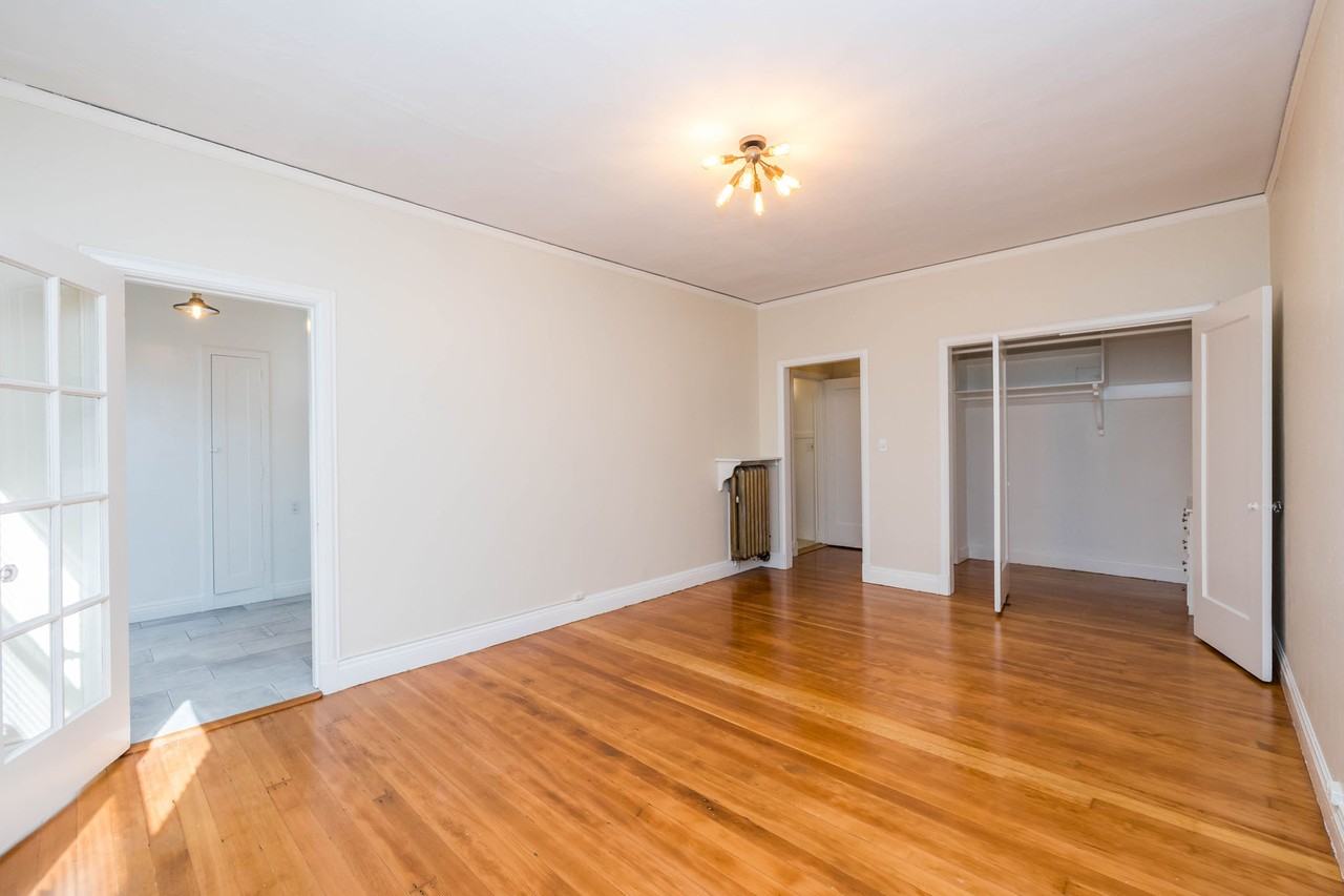 226 Athol - Photo 5 of 24