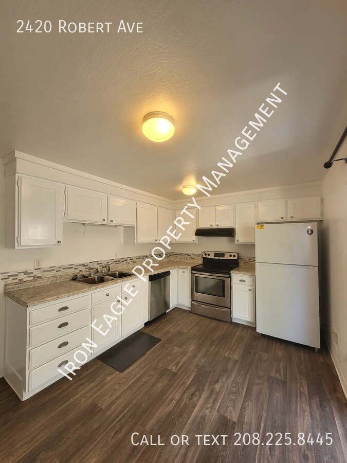 2420 Robert Ave - Photo 5 of 14