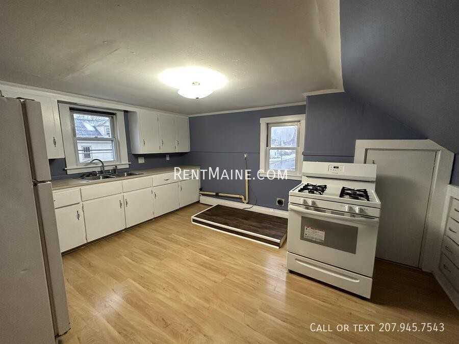 253 Brunswick St #2 - Photo 3 of 13