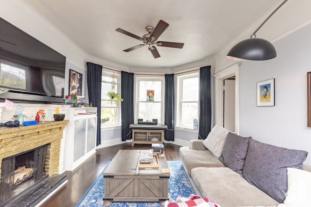 842 W Waveland Ave #2 - Photo 2 of 25