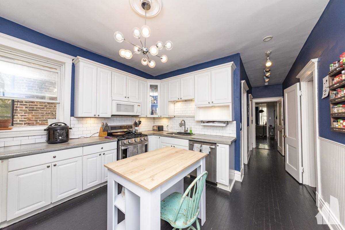 842 W Waveland Ave #2 - Photo 4 of 25