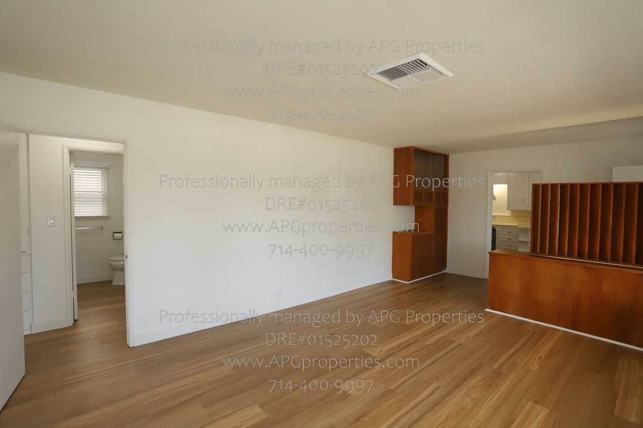 919 W Wilshire Ave - Photo 4 of 32