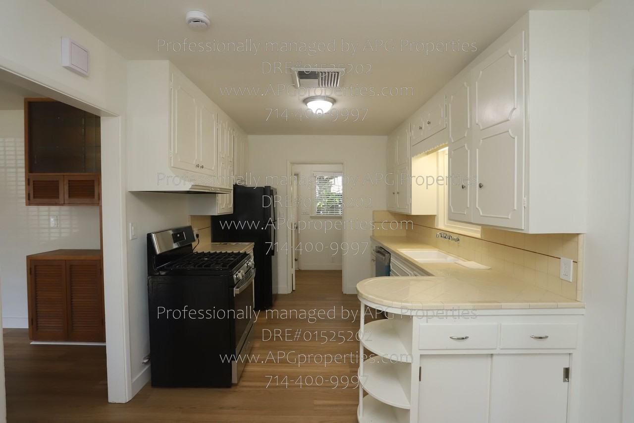 919 W Wilshire Ave - Photo 7 of 32