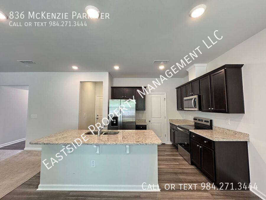 836 Mckenzie Park Ter - Photo 2 of 17