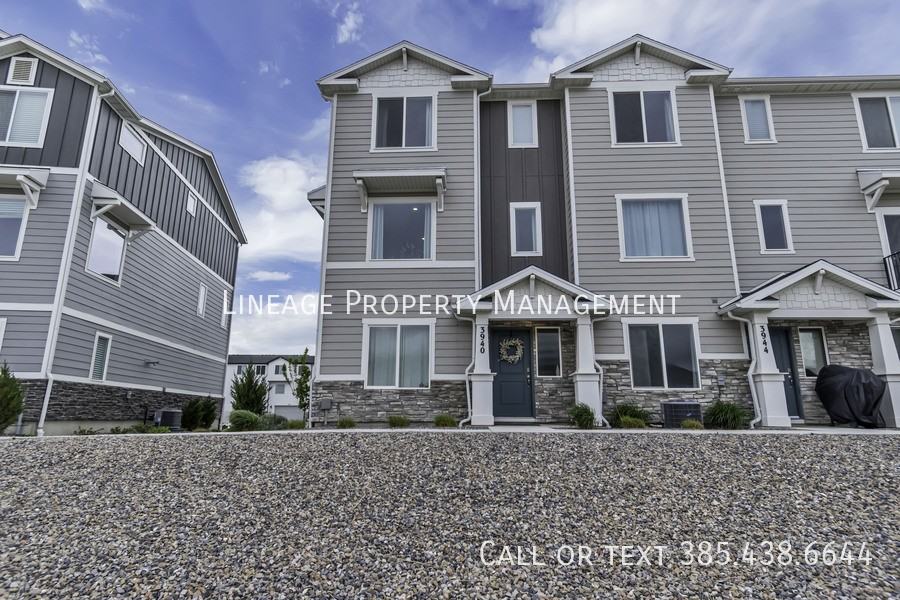 3940 N Cougar Ln - Photo 2 of 24