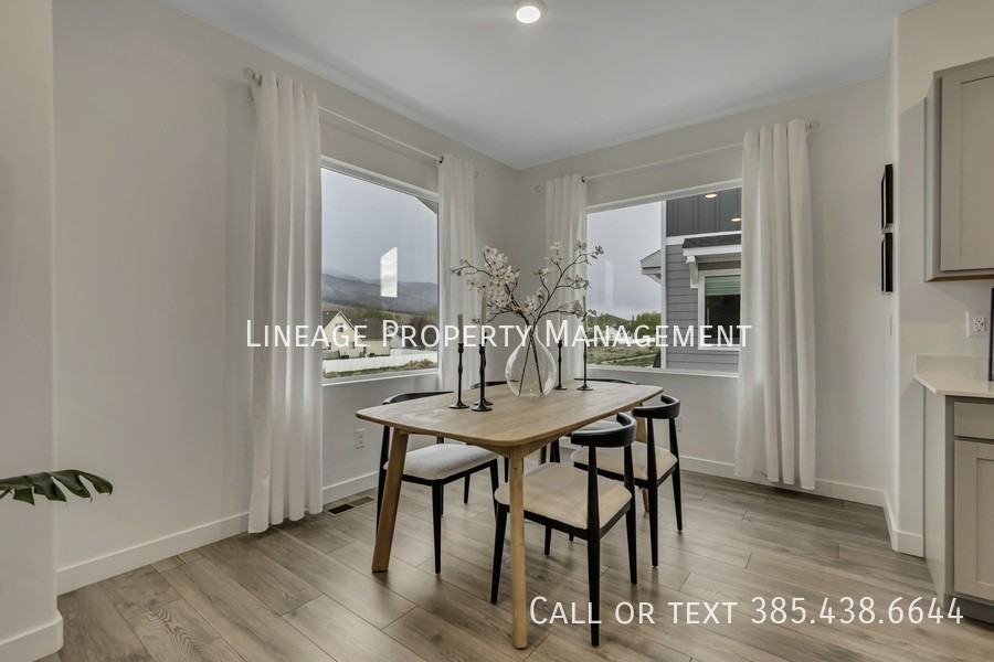 3940 N Cougar Ln - Photo 3 of 24