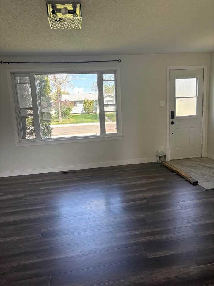 9315 129b Ave Nw #1 - Photo 6 of 11