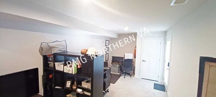 4504 Joseph Bristow Ln - Photo 4 of 23