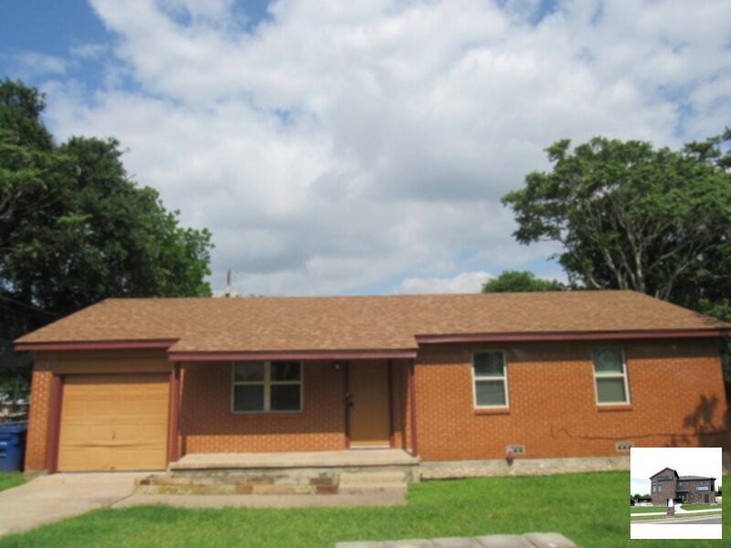 2103 Crescent Dr - Photo 2 of 21