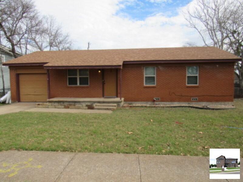 2103 Crescent Dr - Photo 4 of 21