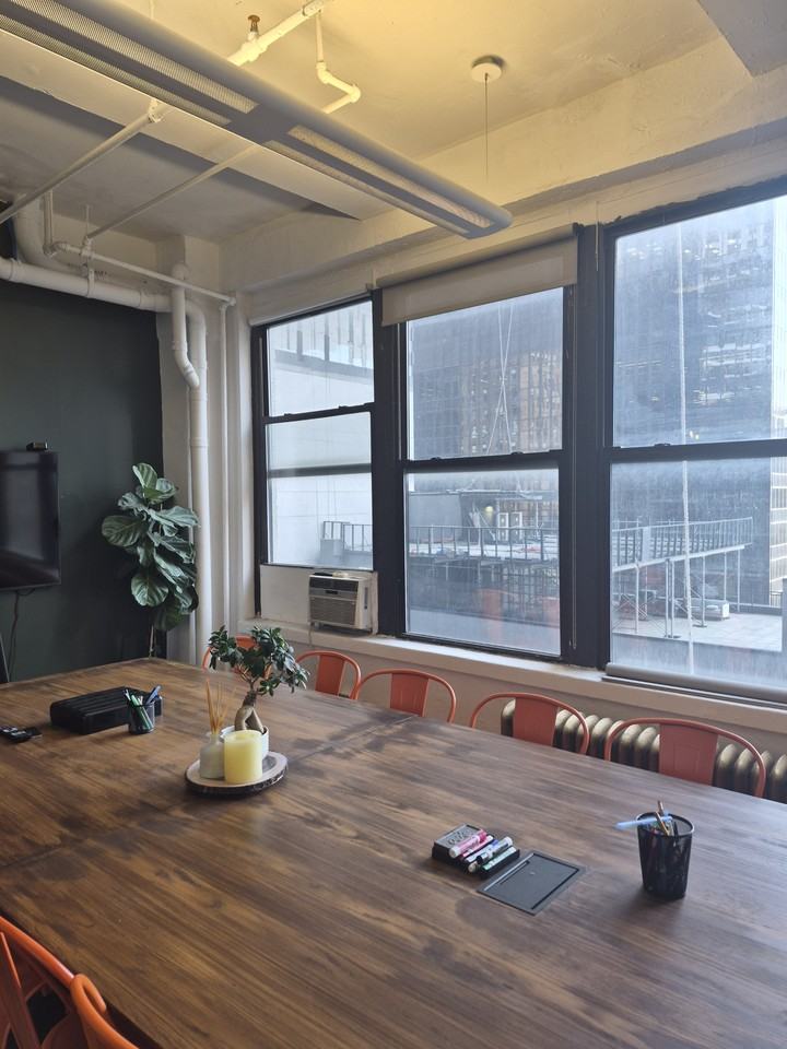 260 W 35th St #8 - Photo 5 of 6