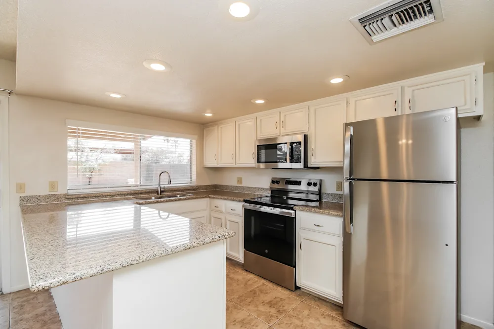 1128 E Hampton Cir #NA - Photo 2 of 11