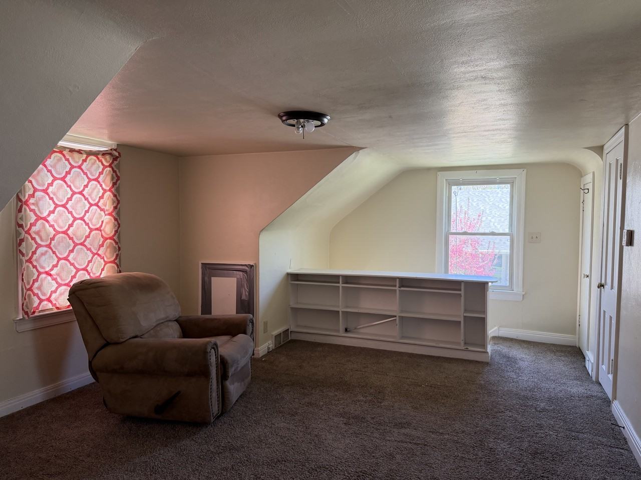 2434 1/2 Mcmillan Ct #NA - Photo 4 of 7