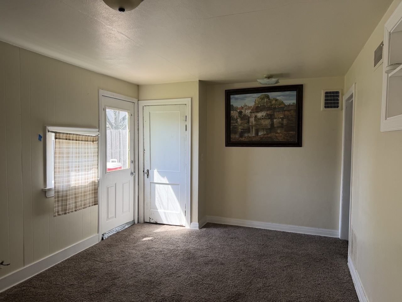 2434 1/2 Mcmillan Ct #NA - Photo 5 of 7