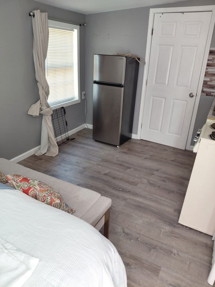 3217 Calcutta Ct #C - Photo 3 of 4
