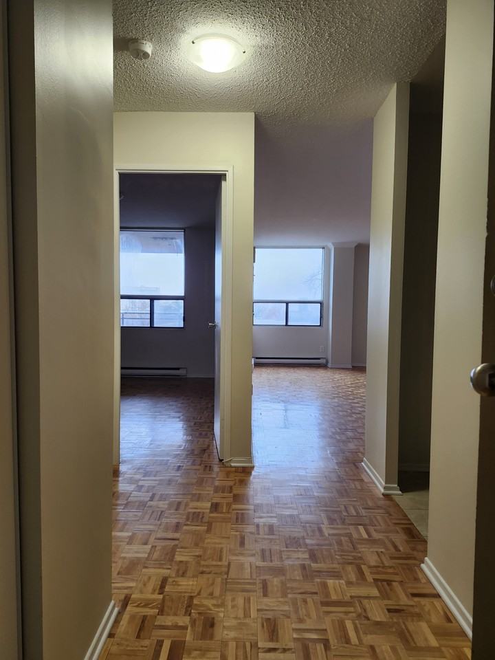 1144 Rockingham Avenue #403 - Photo 2 of 10