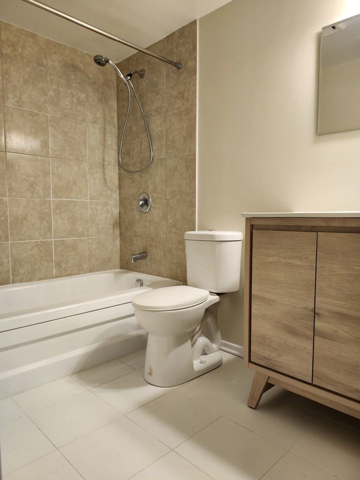 1144 Rockingham Avenue #403 - Photo 4 of 10