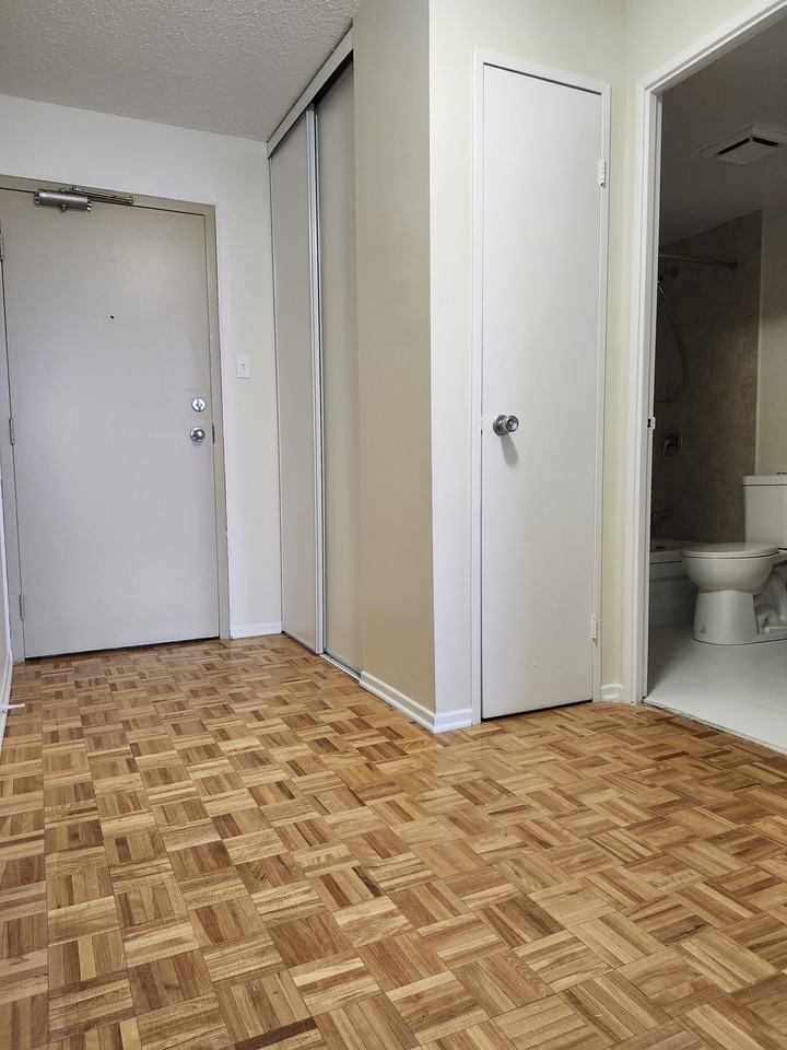 1144 Rockingham Avenue #403 - Photo 6 of 10