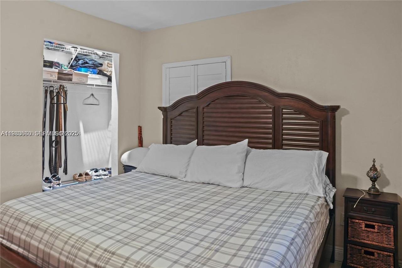 117 West 34th Street - Photo 5 of 27