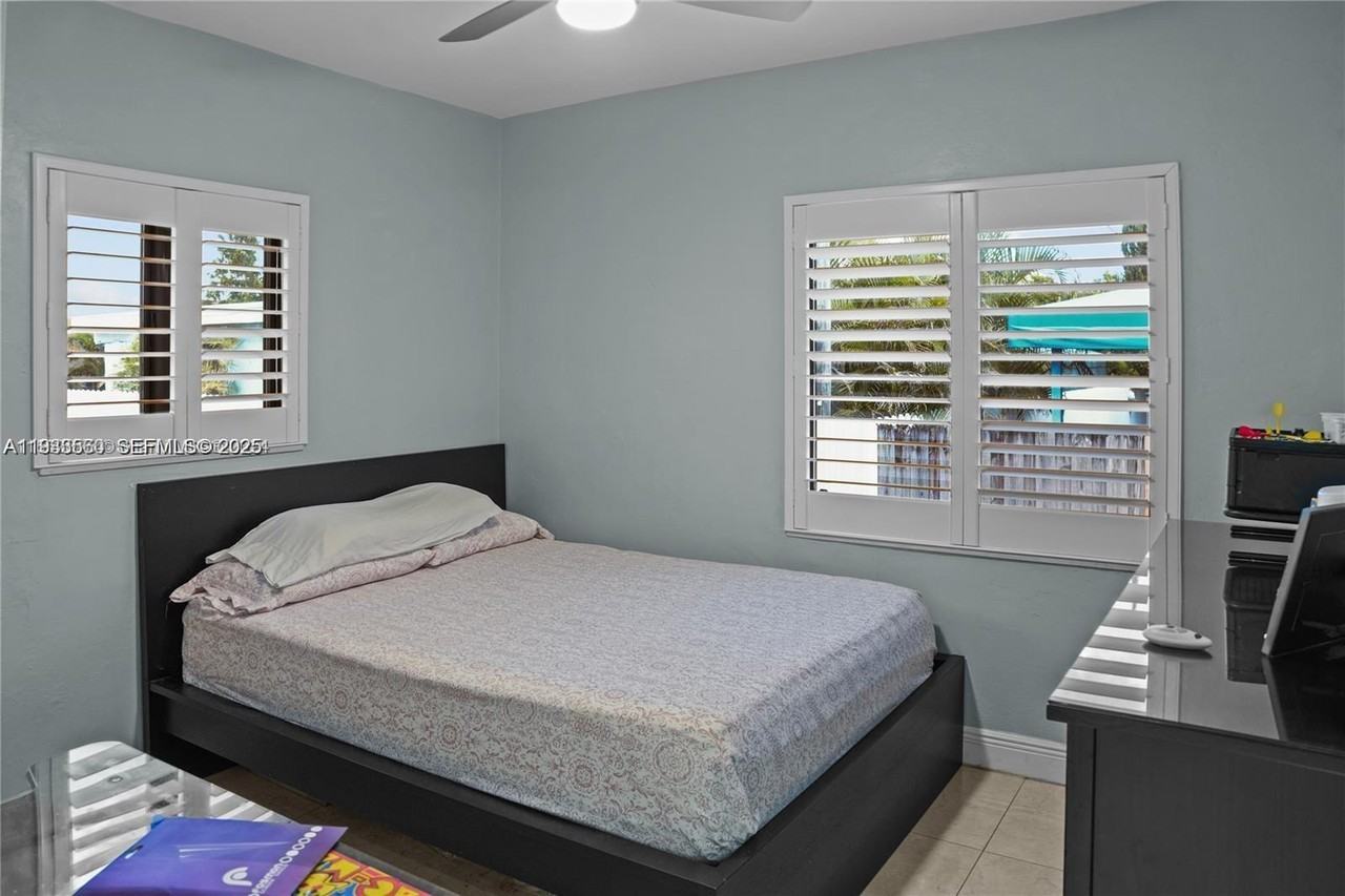 117 West 34th Street - Photo 7 of 27