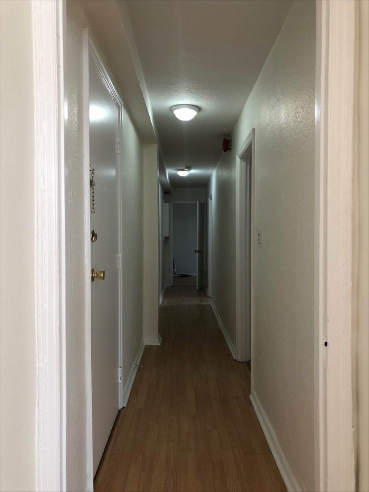 470 Summerhill Ave - Photo 4 of 5