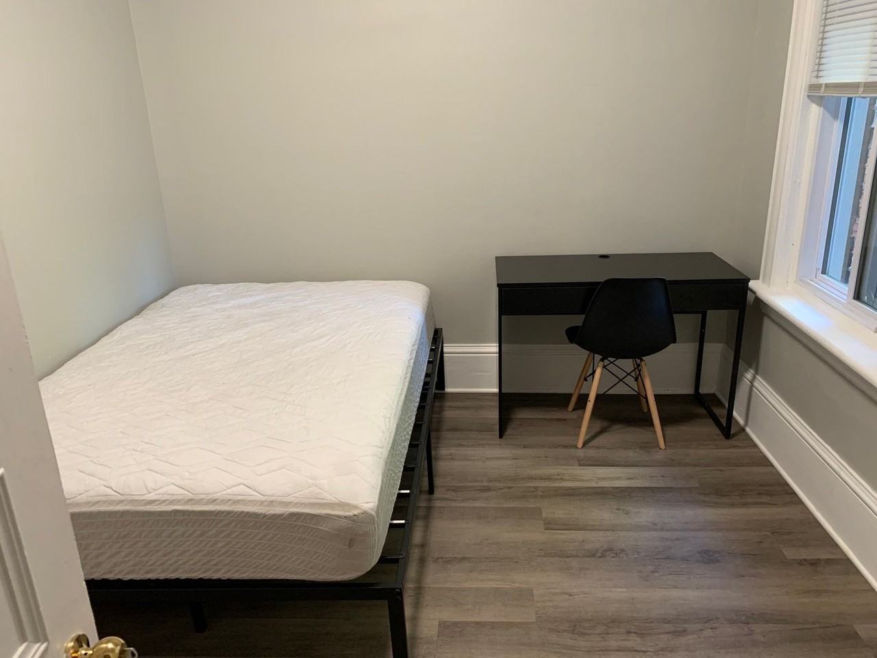 303 Somerset St E - Photo 6 of 9