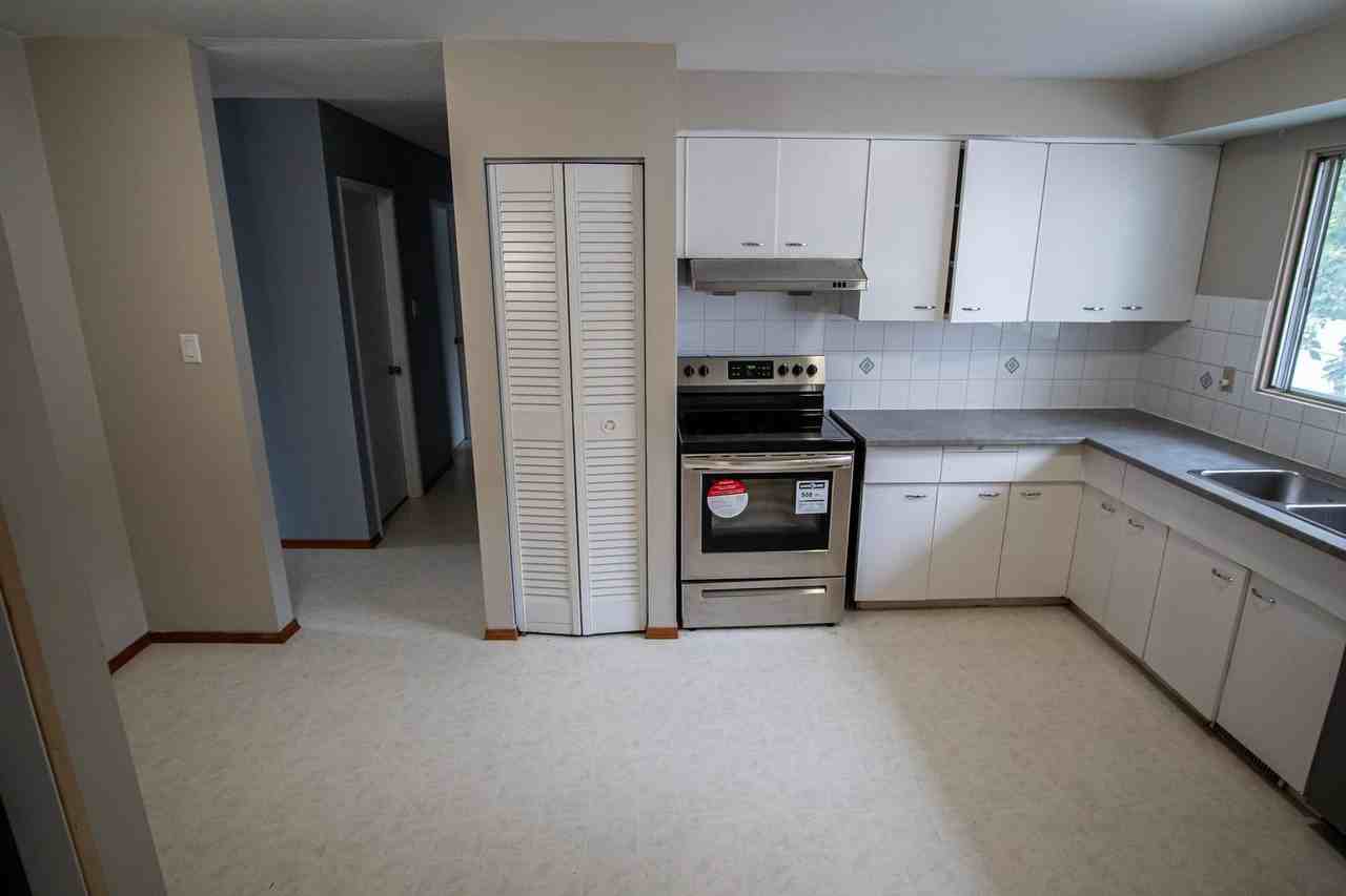 3660 109 St Nw - Photo 6 of 19