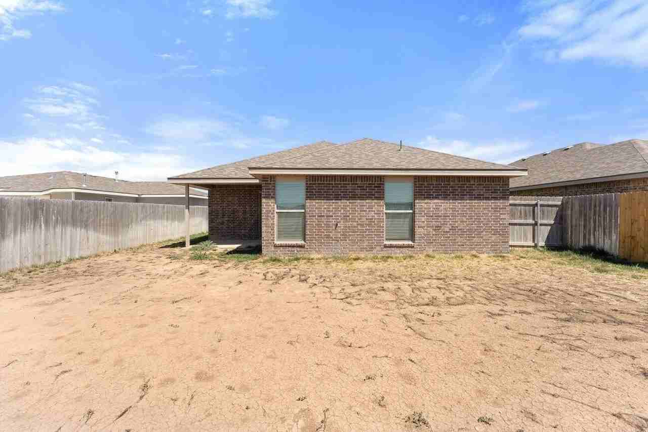 210 Mikeska St - Photo 4 of 45