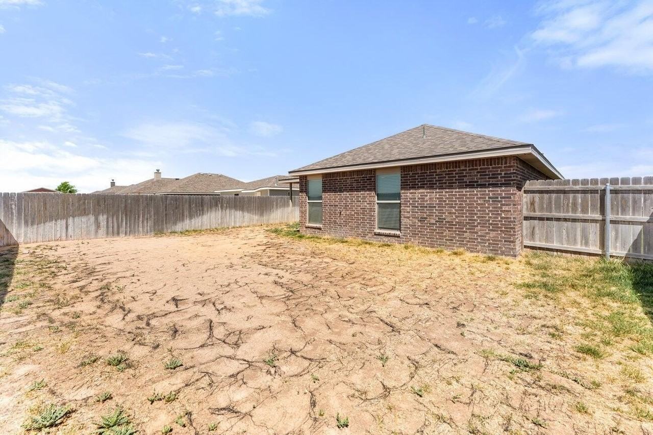 210 Mikeska St - Photo 5 of 45