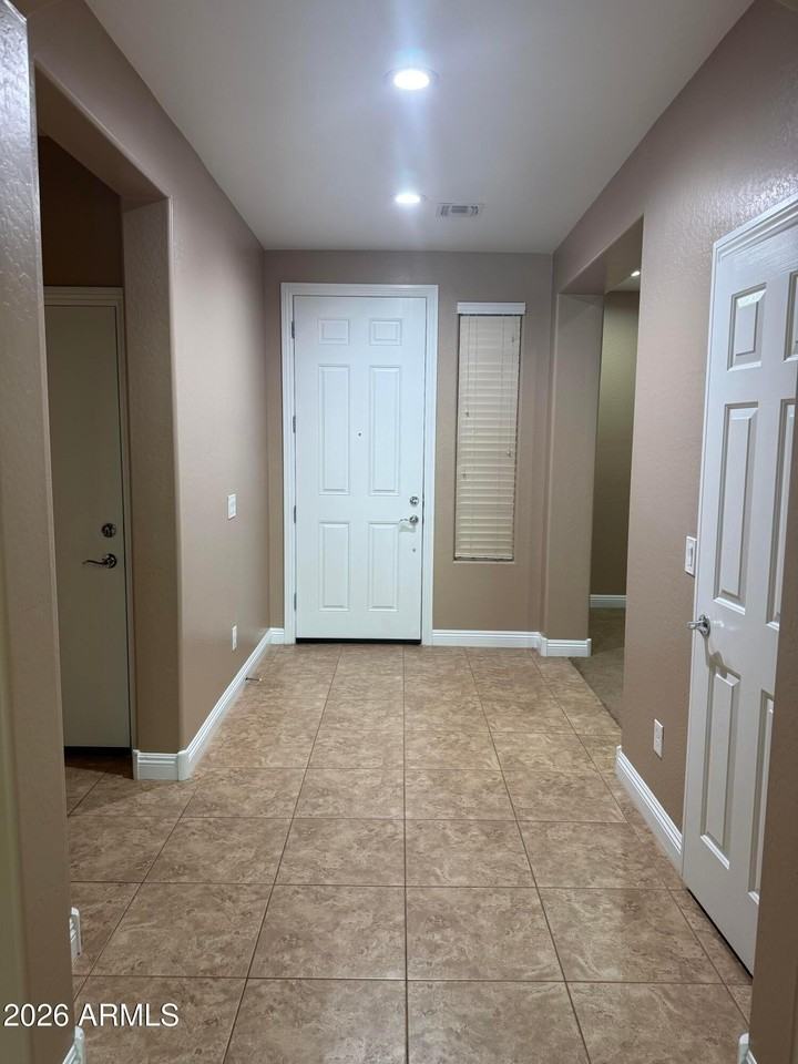 10743 W Desert Elm Ln - Photo 4 of 45