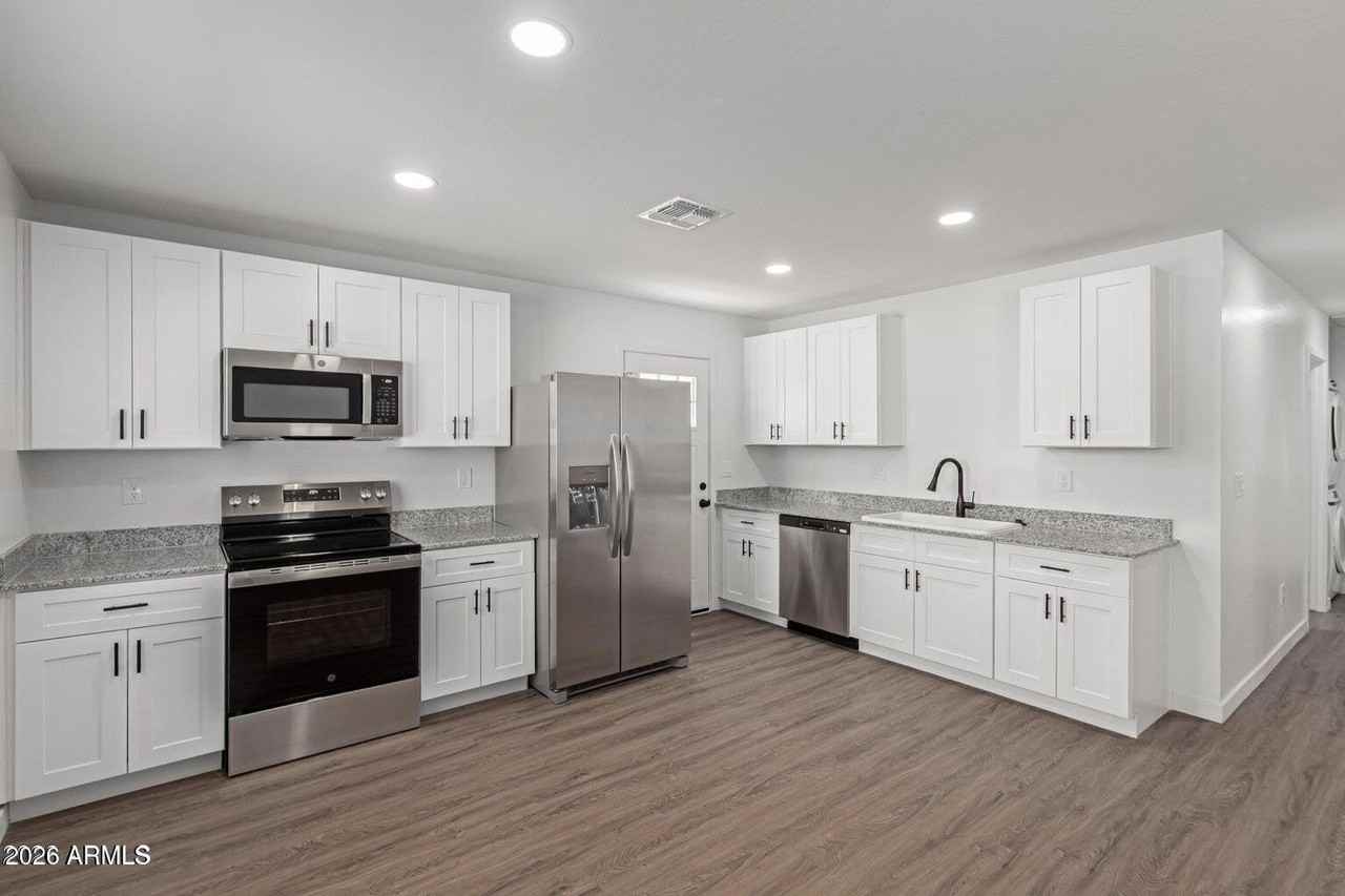 661 S 96th Pl #1 - Photo 3 of 20