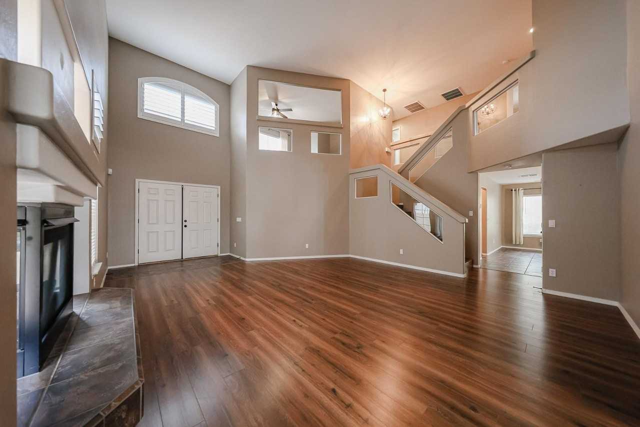 15638 W Redfield Rd - Photo 5 of 44