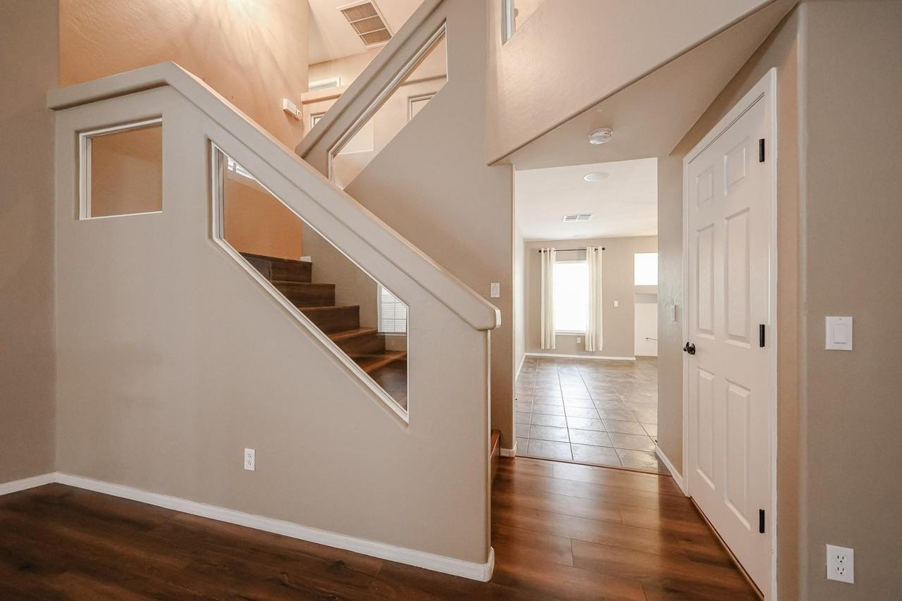 15638 W Redfield Rd - Photo 6 of 44