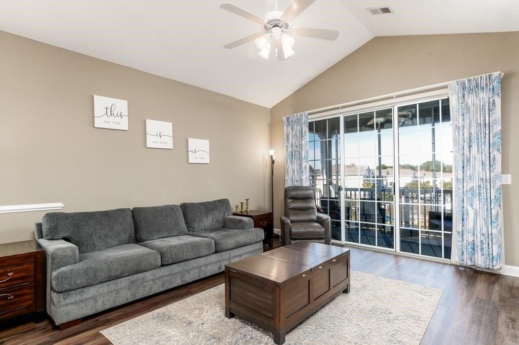 6203 Catalina Dr - Photo 2 of 32