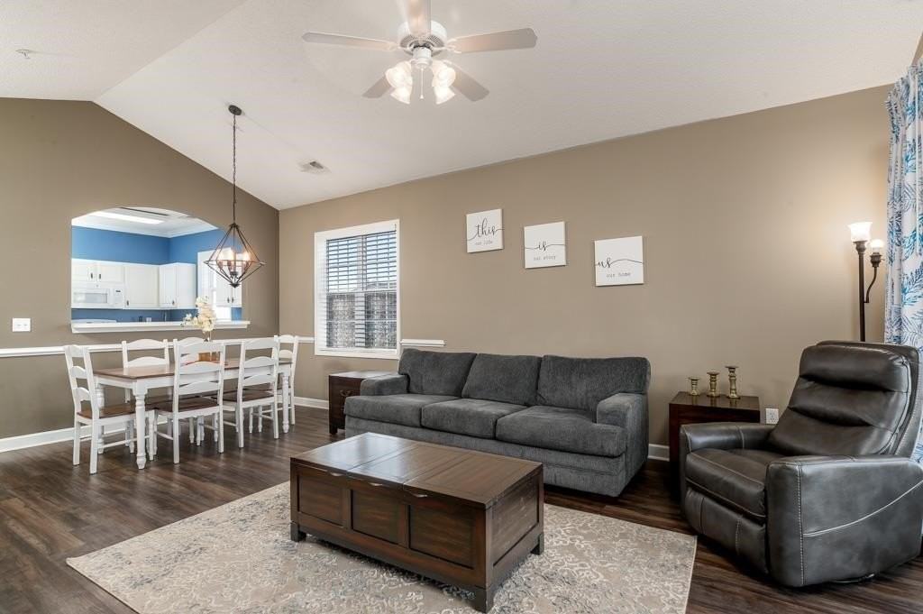 6203 Catalina Dr - Photo 3 of 32