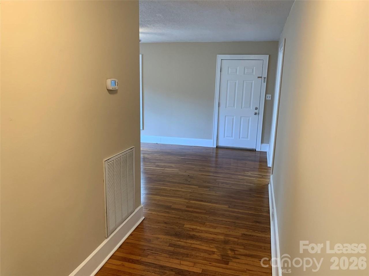 208 Parker Ave - Photo 5 of 13