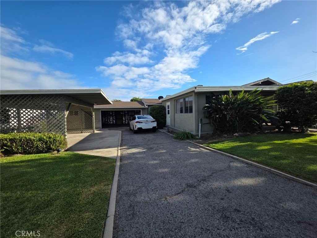 9556 Live Oak Ave - Photo 6 of 37