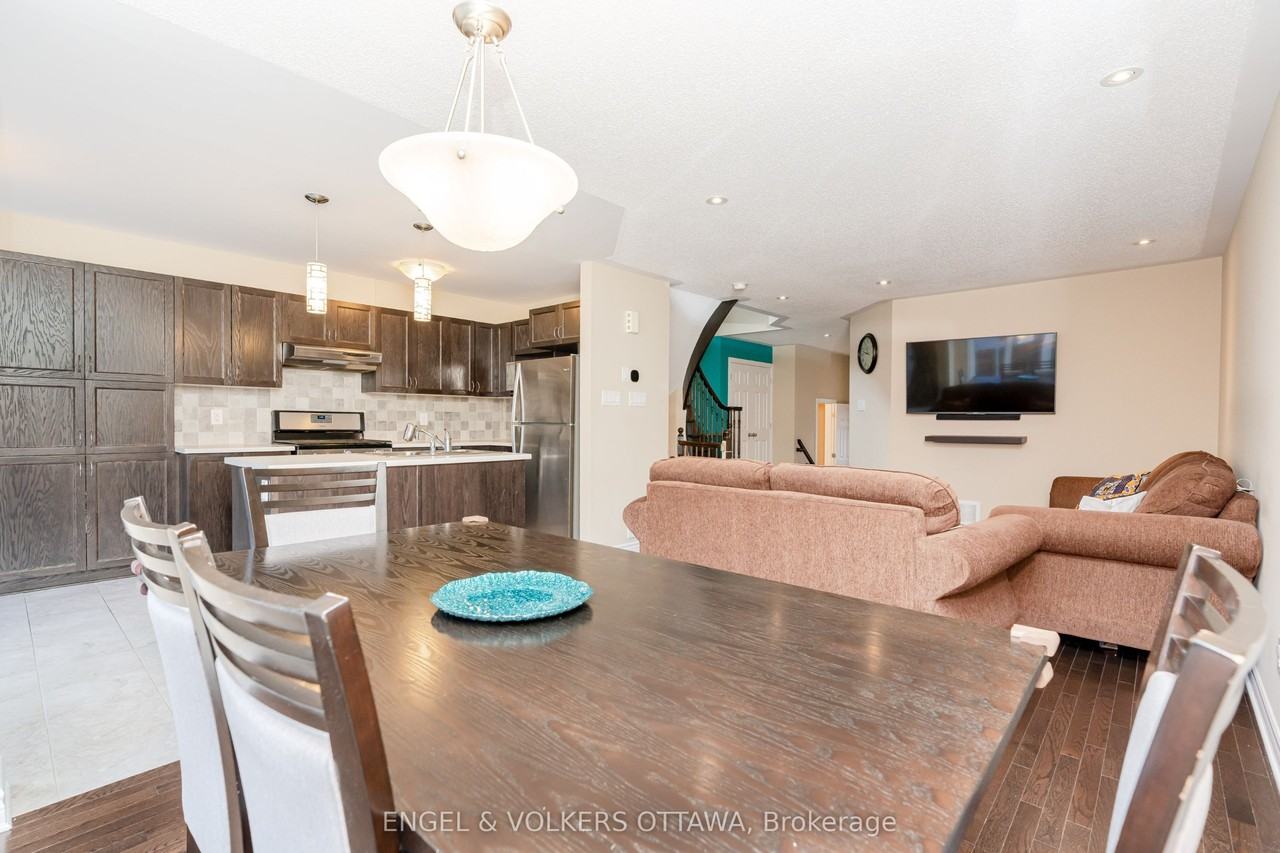 509 Petrichor Cres - Photo 5 of 30